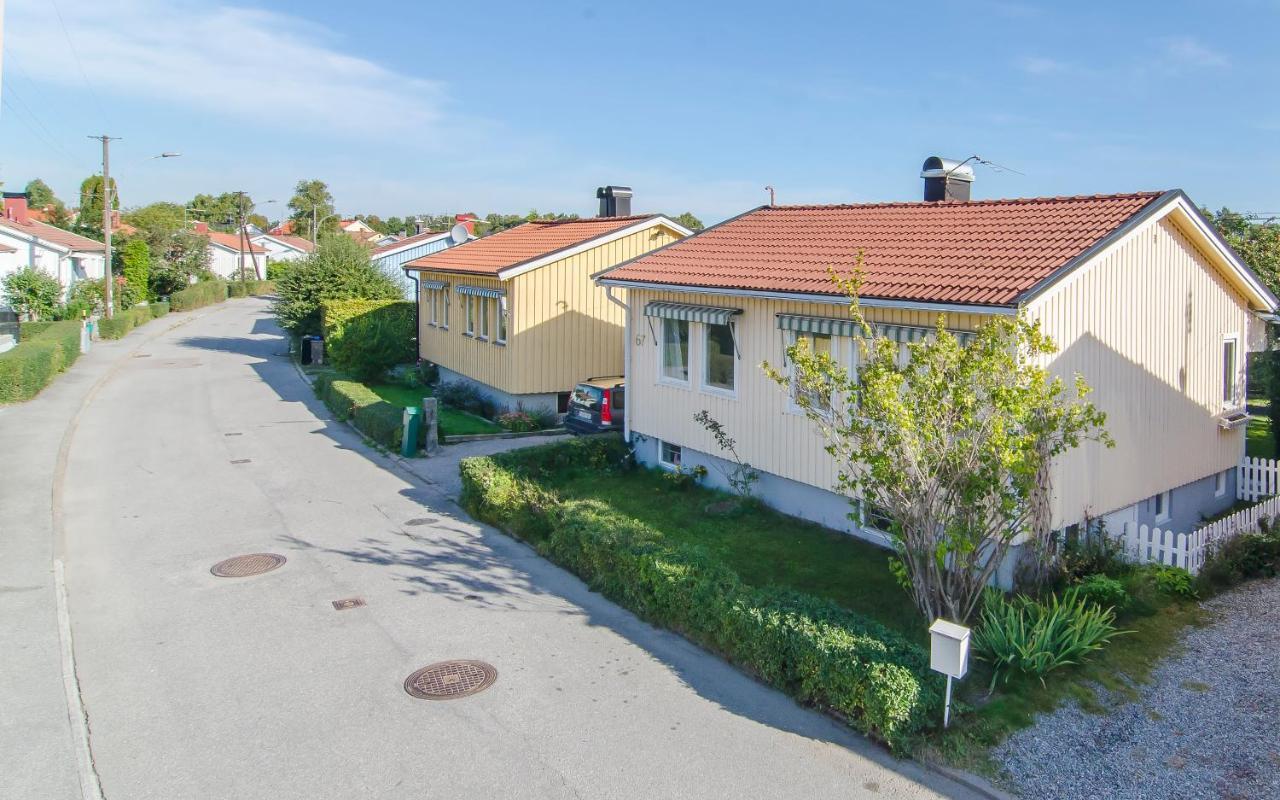 Tallkrogen Romantic House - Upper Or Lower Apartment Ville de Ville de Stockholm Extérieur photo