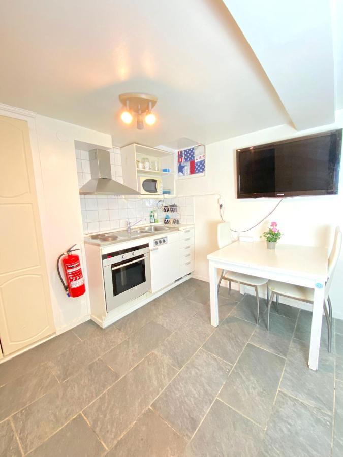 Tallkrogen Romantic House - Upper Or Lower Apartment Ville de Ville de Stockholm Extérieur photo